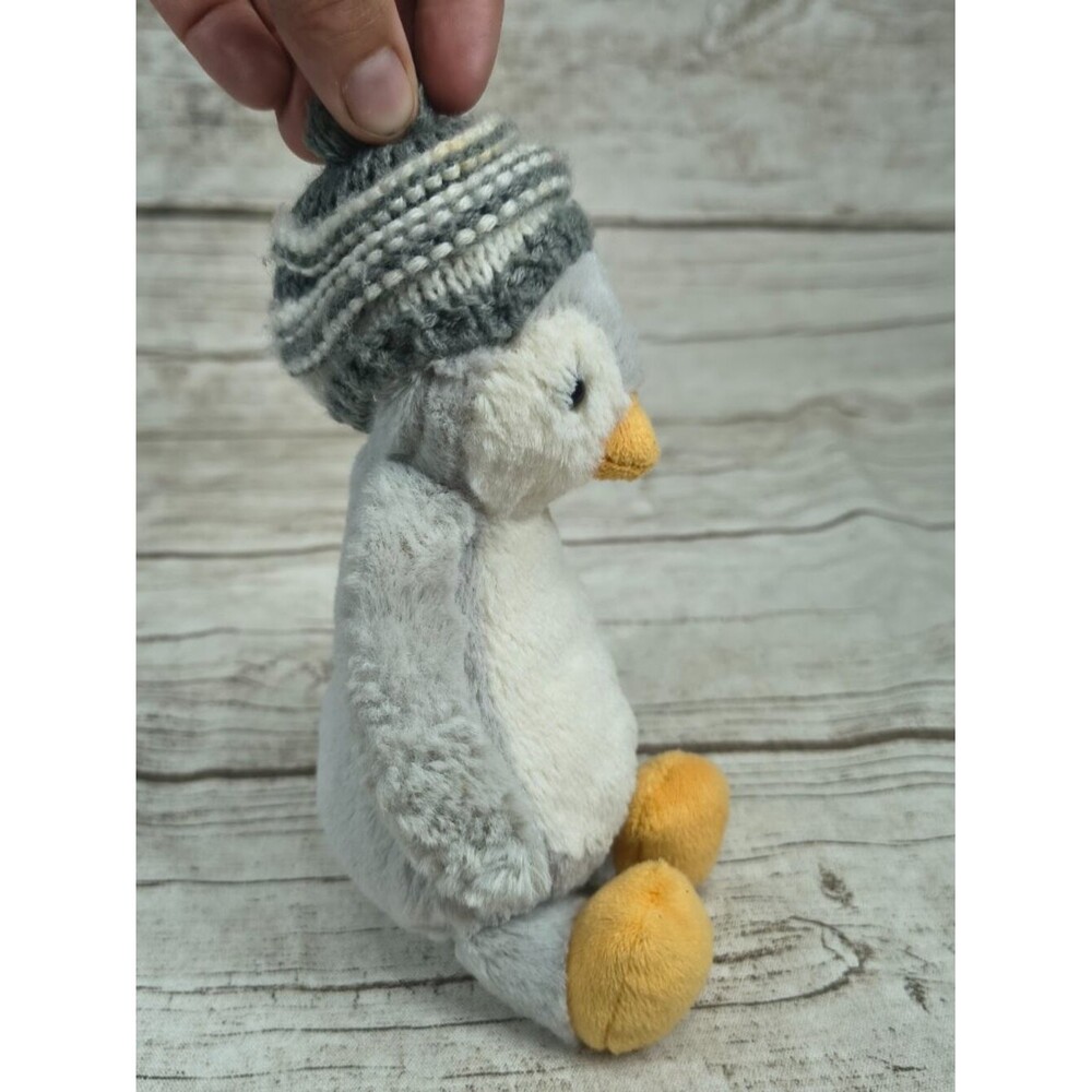 Jellycat Bashful Bobble Hat Penguin - Picture 6 of 6